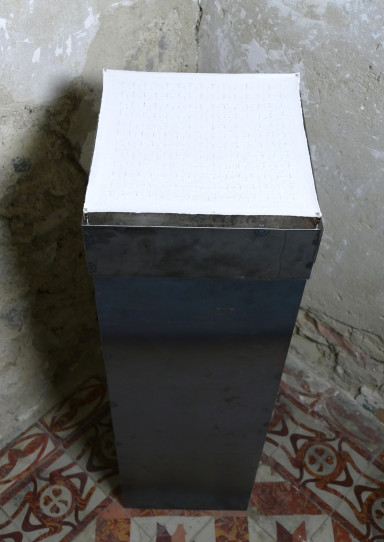 carré ca 30 x 30 cm sur stèl